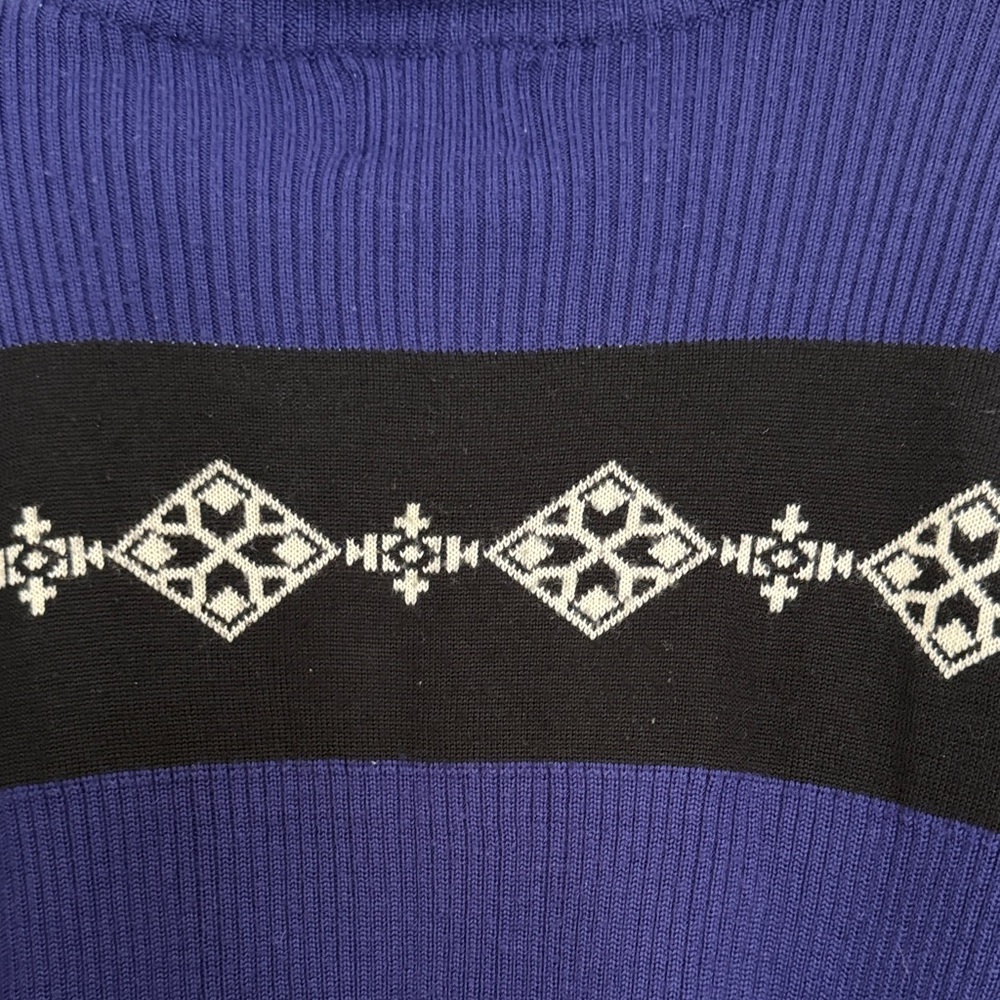 Vintage Nils Women's Blue and Black Zip-Up Sweater - Picture 4 of 5